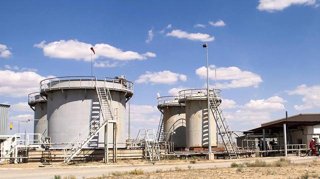 Contrato FEED.  Durante la definición de los servicios, las partes acordaron que 5 paquetes de unidades auxiliares necesarias para el Proyecto, siendo: plantas de aguas de proceso y desmineralización, cogeneración eléctrica y vapor, planta de hidrógeno y 