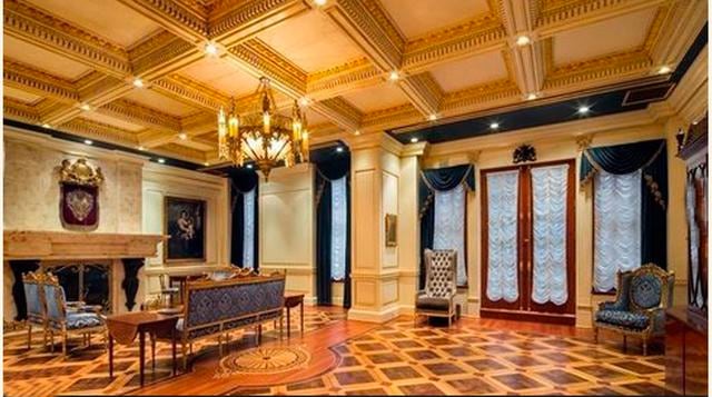 Entre la Quinta Avenida y Madison con la calle 69 se encuentra este palacio construido en 1884 y valorado en US$ 98 millones. Tiene 1,860 m2 que incluyen hasta un refugio en caso de catástrofe. (Foto: Expansion)