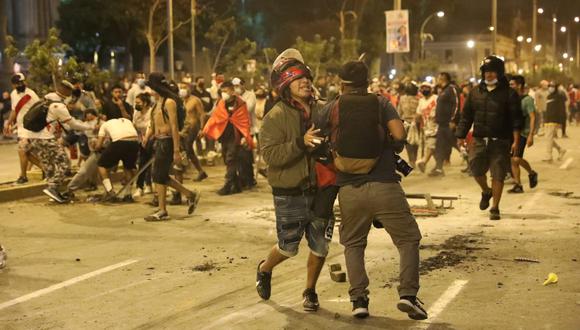 Diversos periodistas fueron agredidos durante las protestas de los últimos días en Lima e Ica. (Foto: Julio Reaño / @Photo.gec)