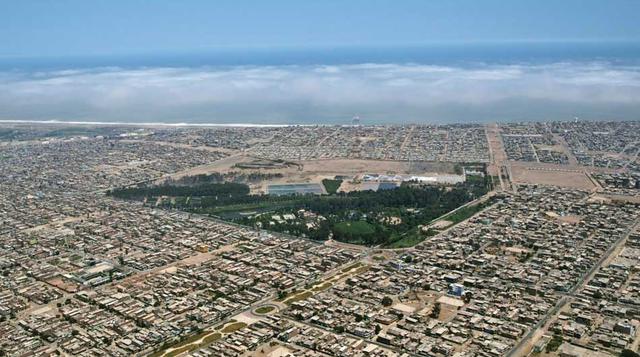 Villa El Salvador tiene un déficit habitacional de 37,826 unidades de vivienda lo que representa el 6.2% de todo el déficit de Lima Metropolitana.