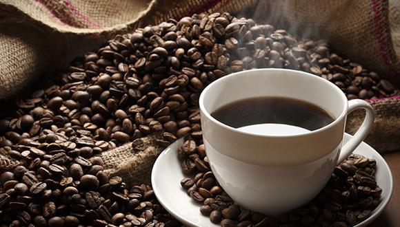 El MIDA explicó que “el café oro viene en pepita, tras su proceso básico e inicial mantiene una apariencia dorada, y se tostará y procesará por la industria nacional”. (Foto: IStock)