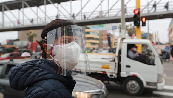 El uso de protector facial ya no es obligatorio en el servicio de transporte, pero sí se recomienda su uso. (Foto: Lino Chipana / GEC)
