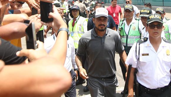 Paolo Guerrero llegó a Lima. Foto: Jorge Cerdan /GEC