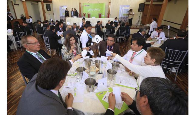 FOTO 6 | Asistieron a la clausura del evento el director del Instituto Tecnológico de la Producción (ITP), Paul Kradolfer; el veedor de la OIV, José María Lez Secchi; el alcalde provincial de Mariscal Nieto, Hugo Quispe; entre otros.