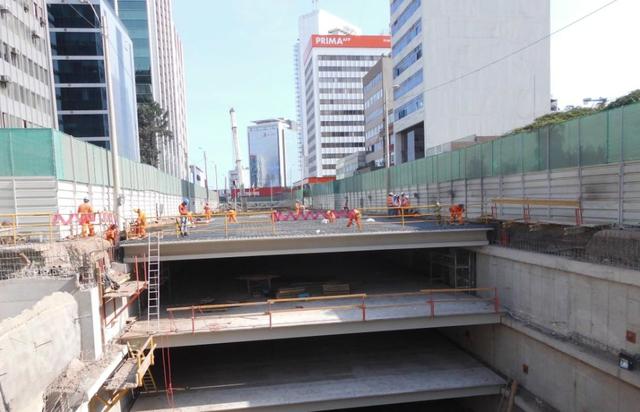 La obra demandó la inversión de más de US$ 25 millones. La construcción y operación del estacionamiento subterráneo Rivera Navarrete está a cargo del consorcio Estacionamientos Rivera Navarrete (ERN).