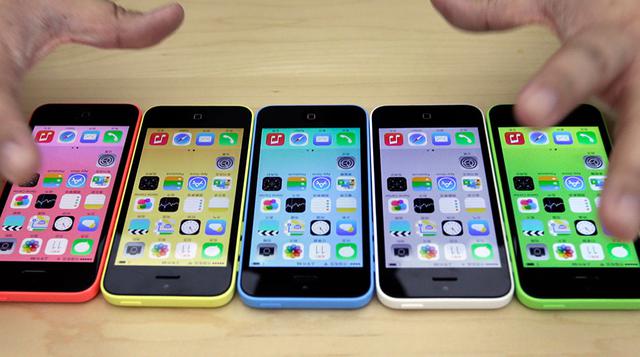 8. iPhone 5C. Para muchos fue una decepción pues lo denominaron el "iPhone barato", pues incorporaba los mismos componentes que el iPhone 5 y una colorida carcasa de plástico por tan sólo 100 dólares menos que el 5S. Lanzado el 20 de septiembre 