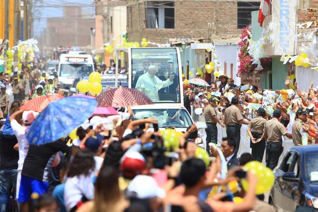 FOTO 15 | “Otras ´tormentas´ pueden estar azotando estas costas y, en la vida de los hijos de estas tierras tienen efectos devastadores. Tormentas que también ni cuestionan como comunidad y ponen en juego el valor de nuestro espíritu. Esas tormentas se llaman violencia organizada como el sicariato y la inseguridad que esto genera”