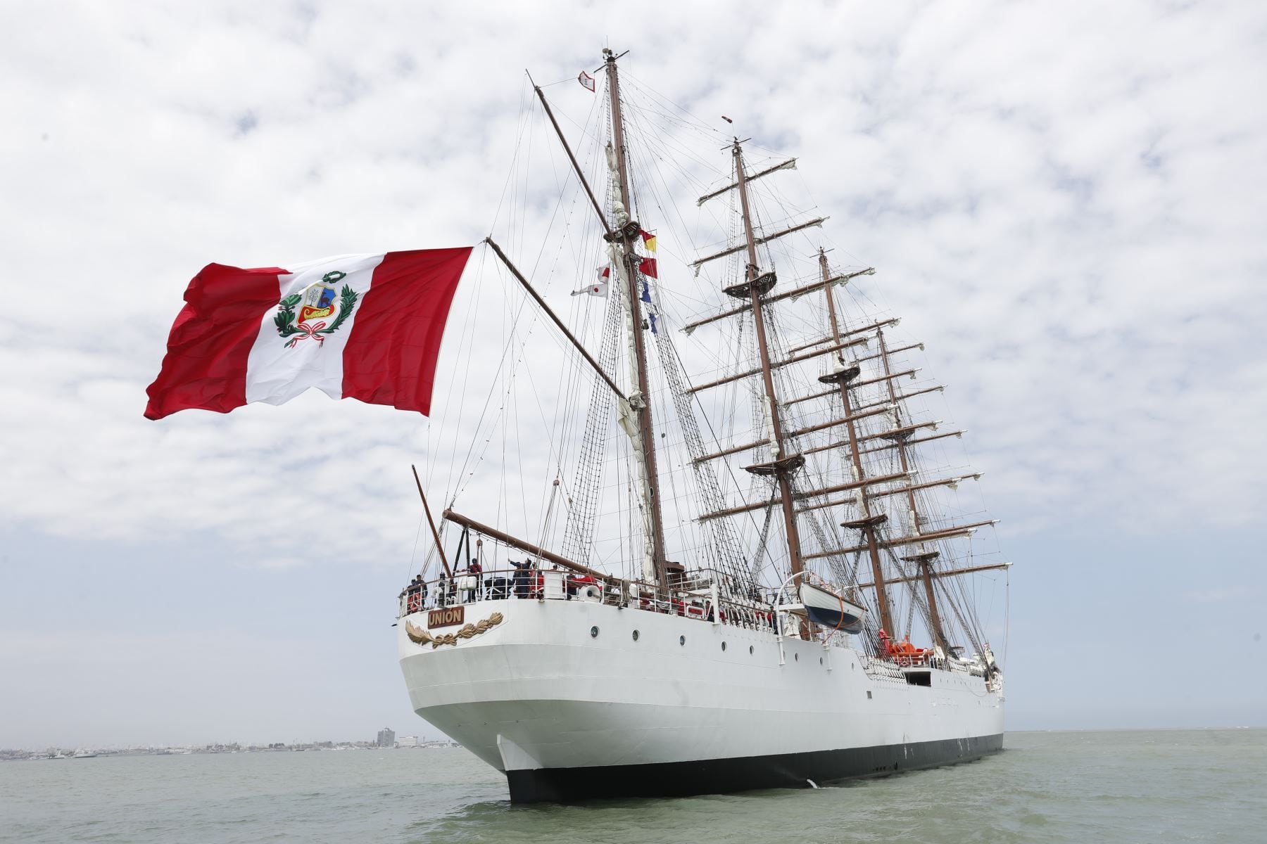 Peruvian training ship Unión arrives in Shanghai on its commemorative round-the-world trip