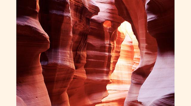 Otro lugar que nada tiene que envidiar al Gran Cañón del Colorado es el Cañon del Antílope. Esta catedral de roca ha sido formada por la erosión del agua durante miles y miles años.