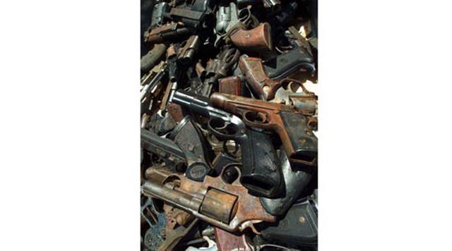 Durban, Sudáfrica. Homicidios: 1187. Población: 3.442.361. Tasa de homicidios: 34.48. En la imagen: Armas de fuego secuestradas a punto de ser destruidas en la ciudad costera de Durban. (Foto: Reuters)