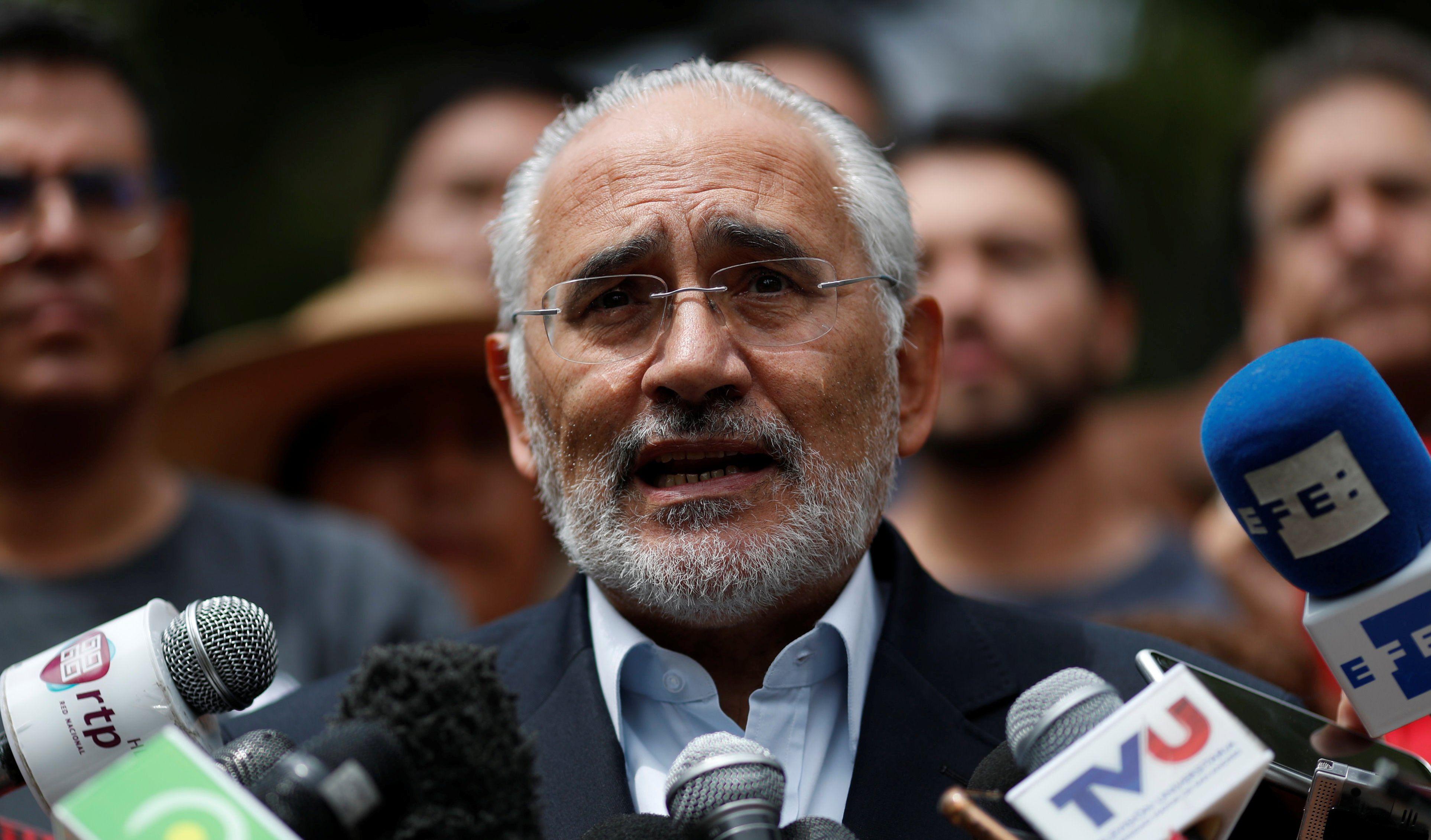 El opositor boliviano Carlos Mesa exige que Evo Morales. (Foto: REUTERS/Carlos Garcia Rawlins).