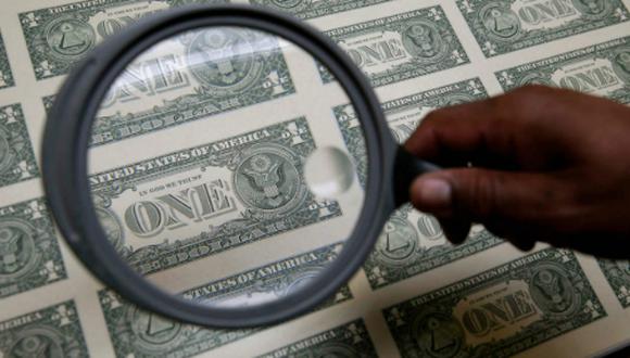 El dólar cerró al alza el lunes. (Foto: Reuters)