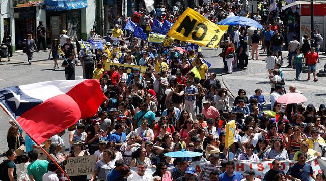 Chile vivió el viernes último una violenta jornada de protestas contra el Sistema Privado de Pensiones. Foto: Reuters