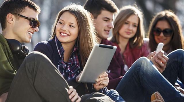 Los integrantes de los niveles socioeconómicos A, A2/ y B lideran la tenencia de equipos tecnológicos, y es bajo en los NSE D, sobre todo en el uso de smartphones y tablets. (Foto: Getty)