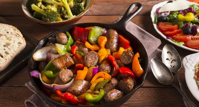 FOTO 4 | Mito 4: “Los embutidos no combinan con nada saludable”.  (Foto: iStock)