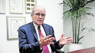 El Gobierno tiene diez meses para reactivar esta depresión económica, dice Roque Benavides