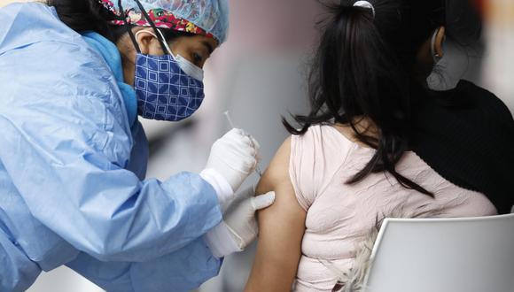 En Perú se aplican dos dosis para completar vacunación contra el COVID-19. (Foto: GEC)