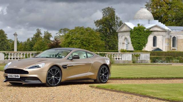 Aston Martin Vanquish. Pretende no verse forzado.