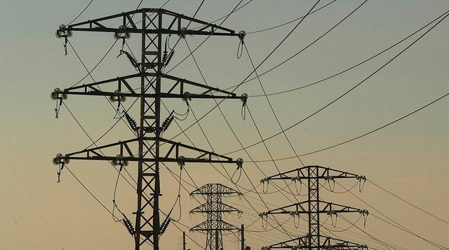 14. Electricidad. La producción de este sector aumentó en 8.34% el 2016. La electricidad proveniente de las centrales térmicas de uso público alcanzó una producción de 24 574,7 GWh, incrementándose en 12,94%, explicado por la mayor producción en las centr