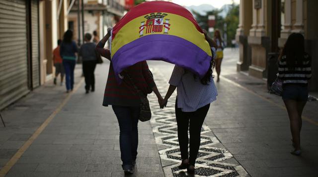 "¡España, mañana, será republicana!", es uno de los lemas más repetidos por las personas que participan en las movilizaciones, como esta en la ciudad de Ronda (Málaga) (Foto: Reuters)