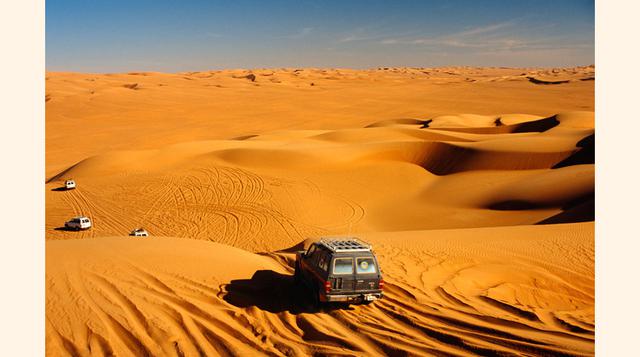 Erg Chebbi, Marruecos. Erg Chebbi es el único erg del Sahara en Marruecos (el erg es la región arenosa de un desierto y se contrapone a hamada, el desierto pedregoso).Sus dunas tienen una altura máxima de 150 metros, que sirven a los marroquíes para enter