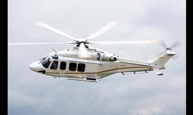 Fotos 2 | 8. AgustaWestland AW139: $12 millones (10 millones de euros). En la industria del helicóptero, AgustaWestland es sinónimo de calidad y el AW139 no podía ser menos. Valorado en $12 millones (10 millones de euros), este helicóptero tiene un precio