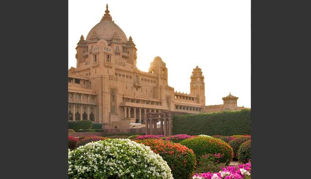 FOTO 3 | Umaid Bhawan Palace Jodhpur, ubicado en Jodhpur, India. Este hotel ofrece una arquitectura majestuosa y hermosos jardines. (Foto: tripadvisor)