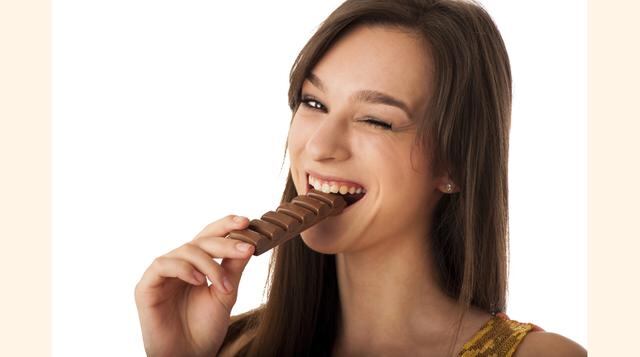 Chocolate negro. Es uno de los alimentos antioxidantes más conocidos. La catequina, epicatequina y procianidinas, ayudan al organismo en el sistema circulatorio y sistema nervioso logrando un bienestar pleno. (Foto: USI)