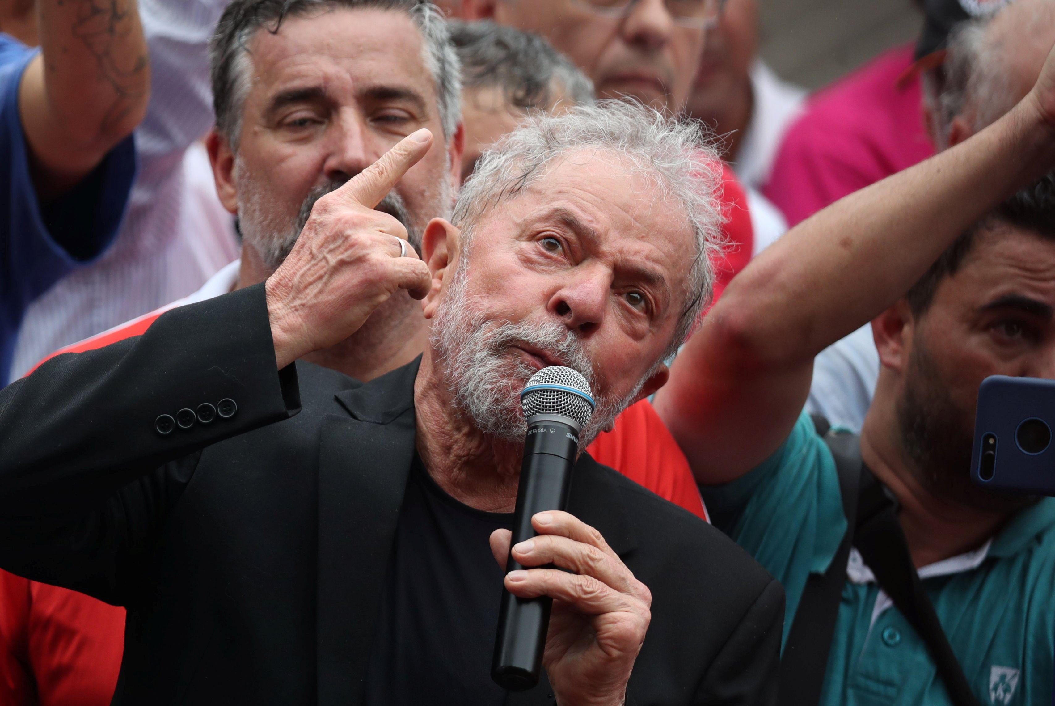 Lula da Silva le avisa a Jair Bolsonaro que está “de vuelta” y “en la lucha” por Brasil. (REUTERS/Amanda Perobelli).