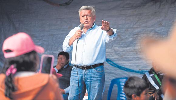 César Acuña Peralta pide el apoyo del Ejército ante ataques a la Poderosa en Pataz.