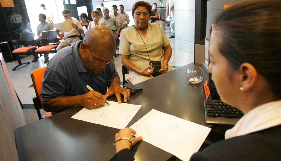 Si tiene 10 años aportando a su AFP, tenga en cuenta que deberá seguir haciéndolo por otros 30 años más. 
(Foto: Andina).