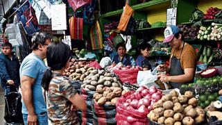 Suben a 46.6% los hogares peruanos con ingresos insuficientes para cubrir los gastos del mes