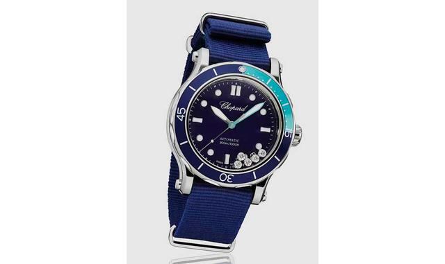 Chopard. Happy Ocean. No es nada habitual encontrar un reloj de buceo exclusivo de mujer. Mucho menos que tenga la gracia de este modelo, con sus conocidos diamantes "bailarines" en el interior de la esfera. La caja, de 40 milímetros de diámetro