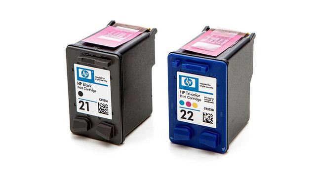 5 Tinta de impresora. Los cartuchos de tinta no son aparatos electrónicos. De hecho, los convencionales no contienen sustancias peligrosas, pero no deben arrojarse a la basura ya que contienen residuos líquidos de tintas.