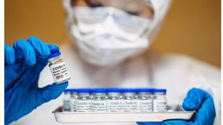 Farmacéuticas advierten que suspender las patentes no acelerará la producción de vacunas antiCOVID