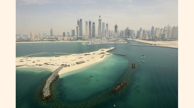 Jumeirah Beach Residence abrió sus puertas en 2008. Hoy la comunidad incluye 35 torres residenciales y cinco hoteles.