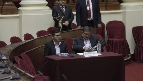 Hugo Espino y su abogado ante la Comisión de Fiscalización. (Foto: Anthony Niño de Guzmán/ @photo.gec)