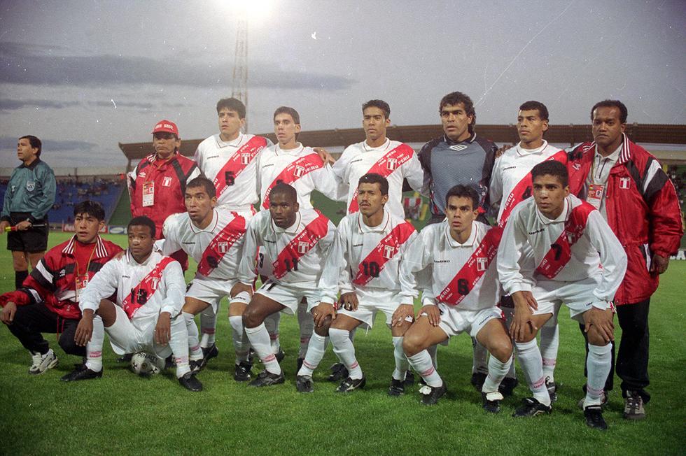 Umbro. La marca inglesa vistió a la Selección Peruana entre los años 1996 a 1997. (Foto: GEC Archivo Historico)