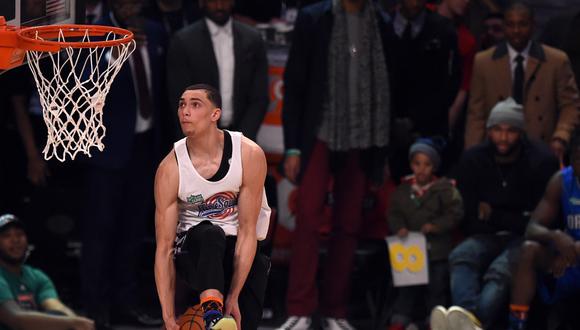 Los mejores basquetbolistas de la NBA podrían ver reducidos sus salarios a causa del coronavirus. (Foto: AFP)