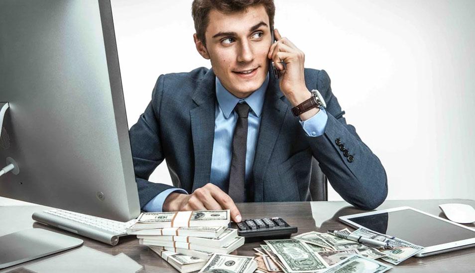 1. Empezaste a ganar dinero cuando eras joven. Una de las características más comunes que las personas ricas tienen en común es que empezaron a trabajar desde muy jóvenes. Por ejemplo, cuando Mark Cuban tenía 12 años, vendía bolsas de basura con sus vecinos, Warren Buffet ya comercializaba paquetes de chicles con sus amigos cuando era un pequeño de 6 años, mientras que Richard Branson ya vendía periquitos como mascotas cuando tenía 11 años. 

Si tenías este espíritu emprendedor desde niño, puedes estar seguro de que conseguirás el éxito porque desde siempre has estado en busca de oportunidades. (Foto: emprendiendohistorias)