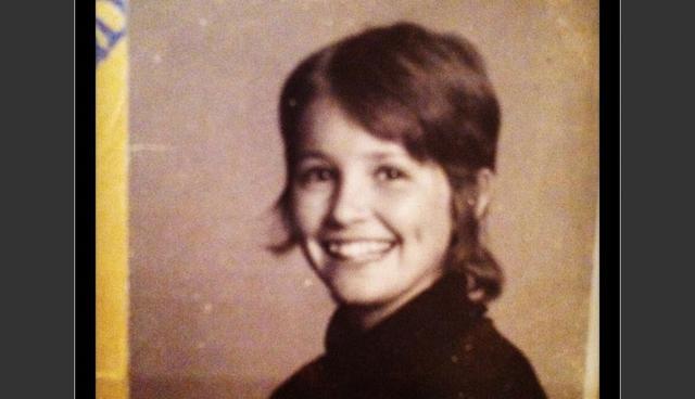 FOTO 5 | Ella también fue criada por su madre Kristin. Aquí ves a la madre cuando estaba joven.