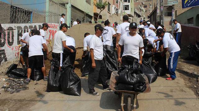 · Participa con responsabilidad en las actividades de rescate en la medida que las brigadas especializadas lo soliciten.
