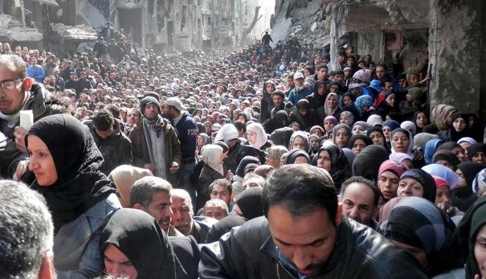 FOTO 2 | Blockchain para identificar refugiados. Diwala es otra startup que se enfoca a la ayuda al refugiado, pero desde una perspectiva bien diferente: en este caso se trata de una tecnología basada en blockchain que permite a personas desplazadas construir su identidad a través de sus habilidades y recursos. Al documentar y verificar digitalmente las habilidades de los refugiados, se convierte en una herramienta muy útil de ayuda y transparencia a cualquier organización además de facilitar el intercambio de habilidades y servicios entre ellos. Al basarse en blockchain y por la fiabilidad que ofrece esta tecnología, facilita también el intercambio de documentos verificados. (Foto: AP)