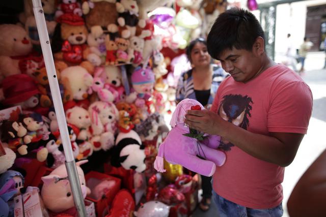 Antes de comprar, compara y evalúa que opción te resulta más conveniente. Revisa los precios en los establecimientos comerciales o en sus páginas web. (Foto: GEC)