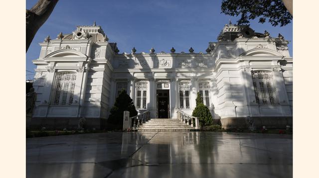 También debemos visitar el Museo Pedro de Osma, instalado en una bella mansión de estilo beaux arts rodeada de jardines. Aunque poco frecuentado, el centro tiene una exquisita colección de muebles coloniales, platería y arte. La tercera parada puede ser e