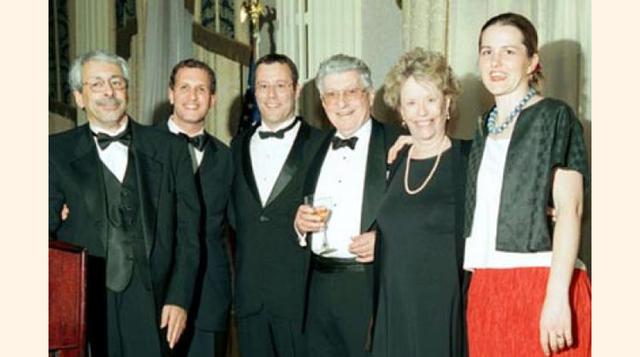 La familia Quandt ha mantenido tal hermetismo sobre su patrimonio que sólo hasta 1995 se supo las dimensiones de su poder, cuando entró en vigor una nueva ley alemana sobre participaciones accionarias. Entonces se supo que controlaba algo más del 60% de l