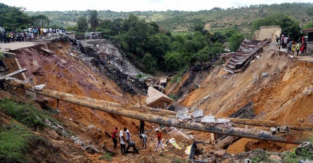 FOTO 16 | Inundaciones en la República Democrática del Congo
(Foto: Kenny Katombe / Reuters).