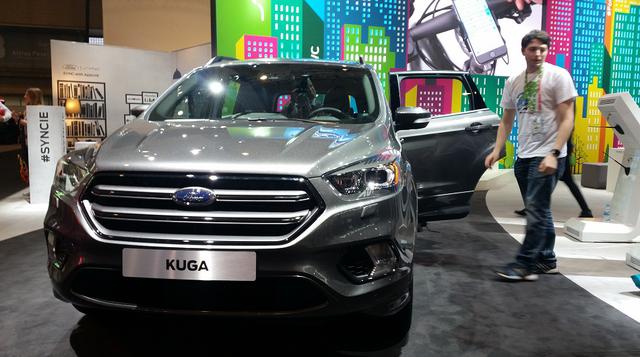 Ford mostró en Barcelona el nuevo SUV Kuga, que incorpora Sync 3, un sistema de navegación por voz totalmente interactivo. Fue su presidente y consejero delegado, Mark Fields, quien acudió a la principal cita del sector de la telefonía móvil para presenta