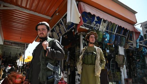 El Gobierno comunicó a todos los ciudadanos, comerciantes, empresarios y afganos en general que realicen cualquier comercio con moneda afgana y se abstengan de utilizar moneda extranjera.  (Foto: Aamir QURESHI / AFP)