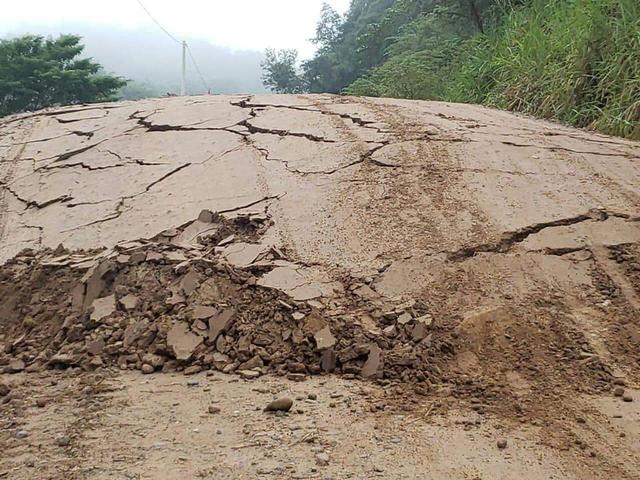Daños en carretera Tarapoto - Chazuta